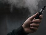 Popularidade do cigarro eletrônico preocupa especialistas em saúde (Imagem gerada por IA)
