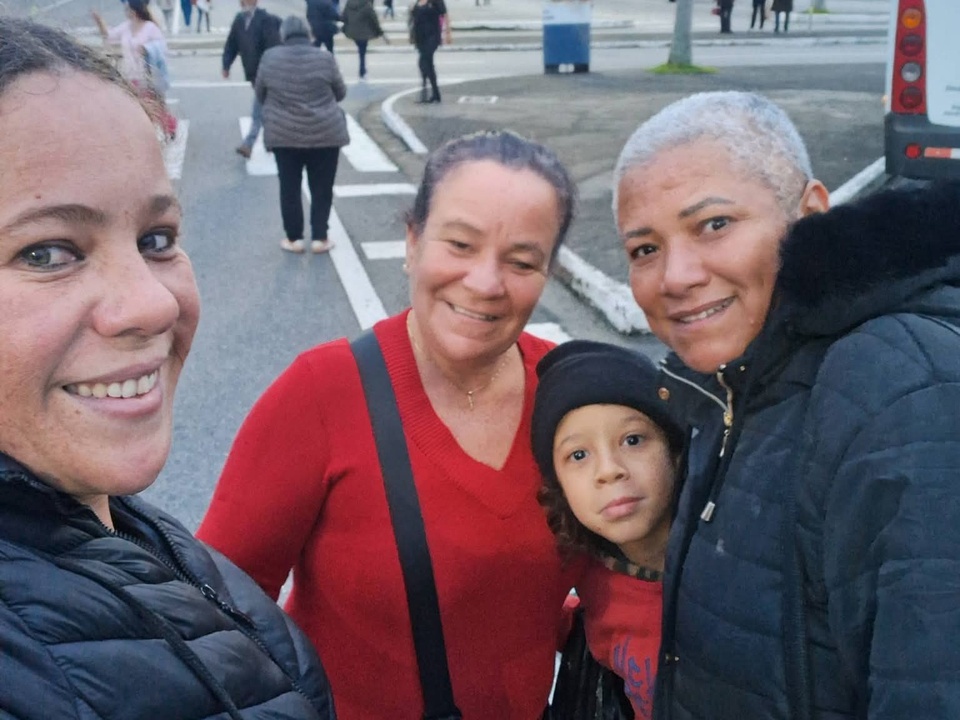 Adriana encontrou apoio na família, amigos e outras mulheres que também enfrentaram o câncer de mama